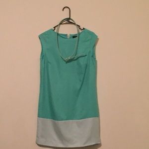 Cap sleeve dress with belt